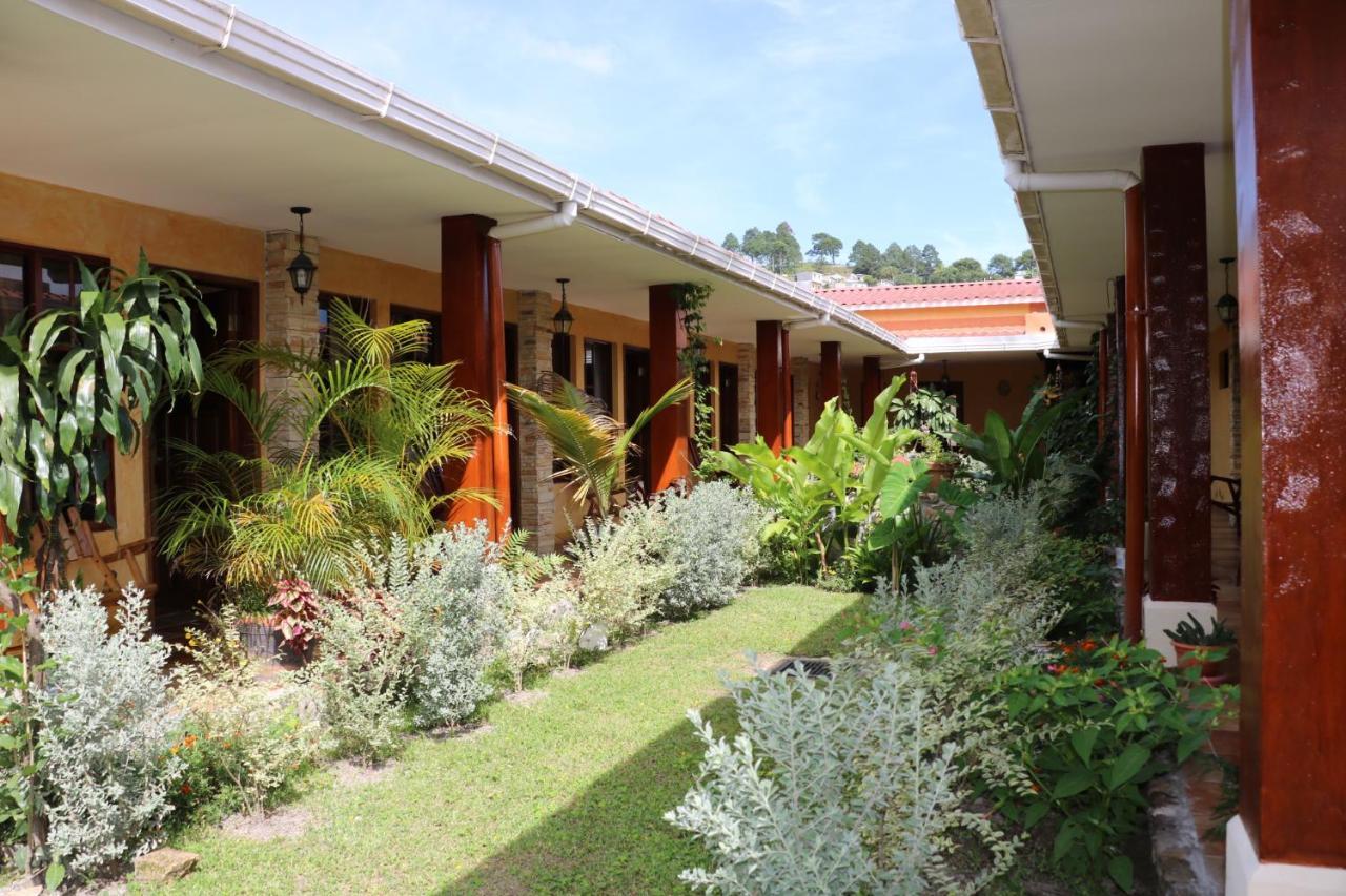 Posada Gema De Copan Санта-Роса-де-Копан Экстерьер фото