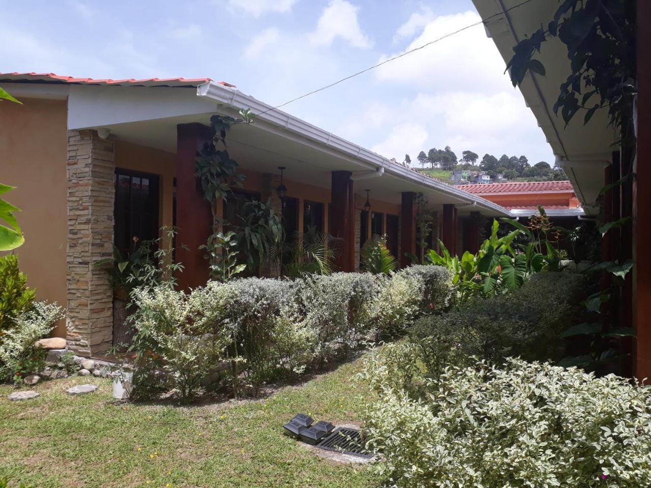 Posada Gema De Copan Санта-Роса-де-Копан Экстерьер фото